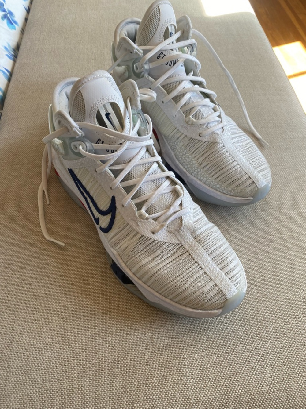 Nike Air Zoom GT Jump 2 Men’s Sneakers with Navy Swoosh and Red Accents - Picture 3 of 12